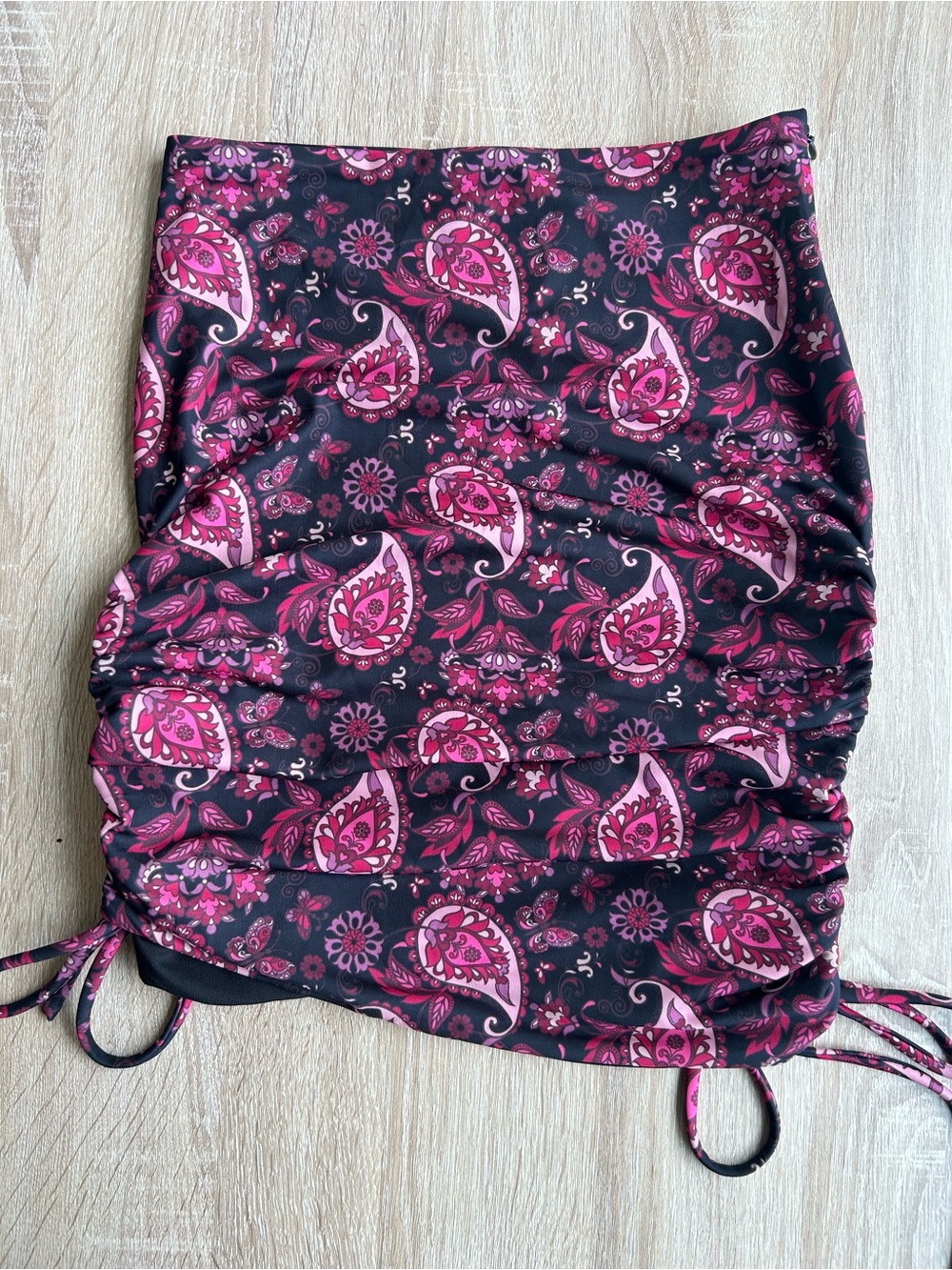 Tiger Mist Women’s Pink Paisley Skirt S Small Ruching Tie Side REVOLVE